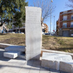 Peça commemorativa bombardeig Les Franqueses