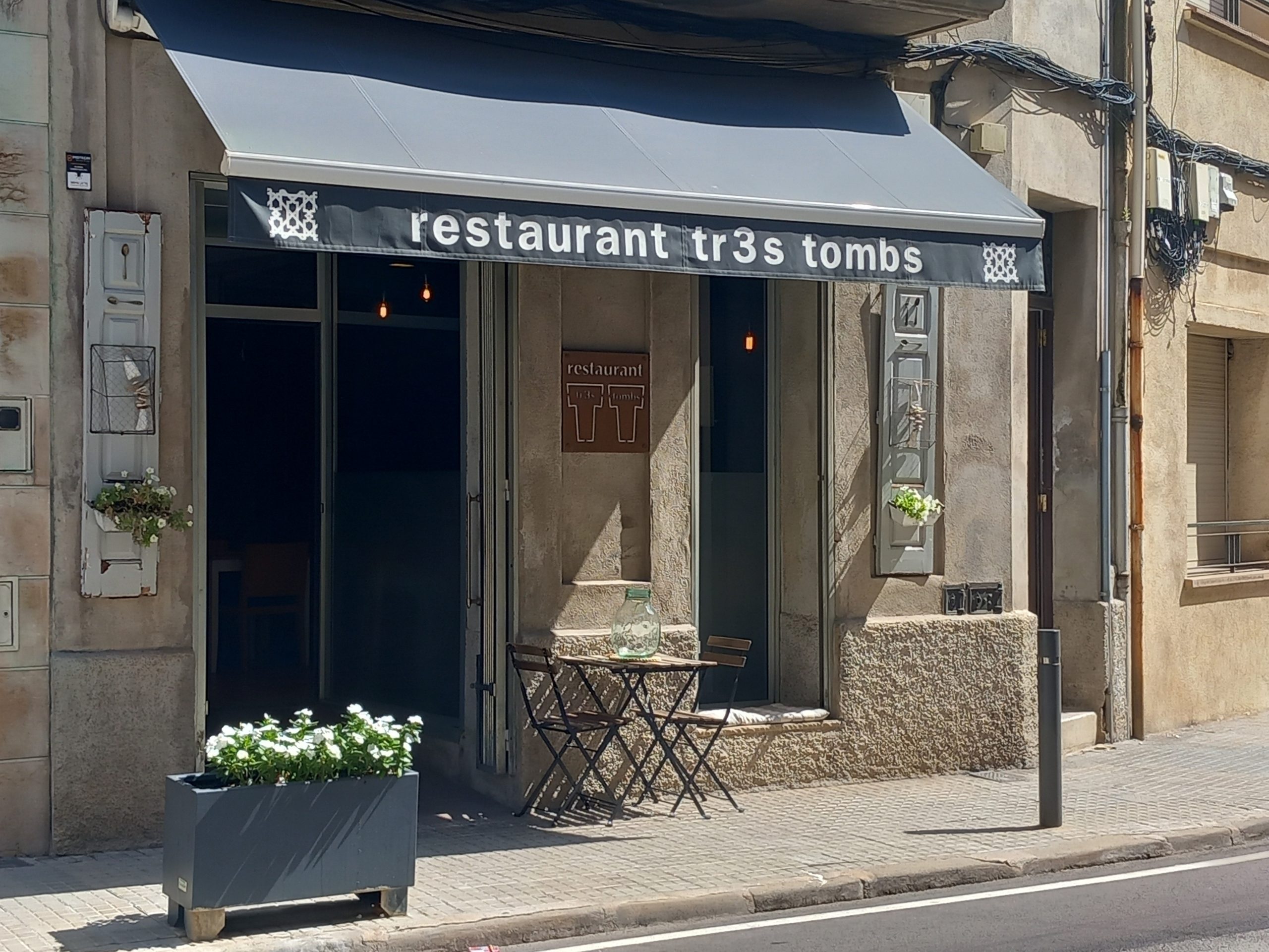 Restaurant Tr3s Tombs